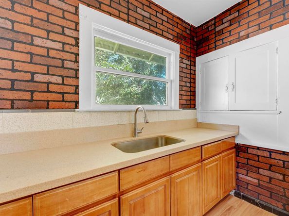 2713 Coolidge Ave, Oakland CA 94601