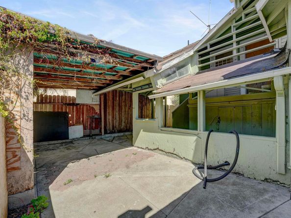 2713 Coolidge Ave, Oakland CA 94601