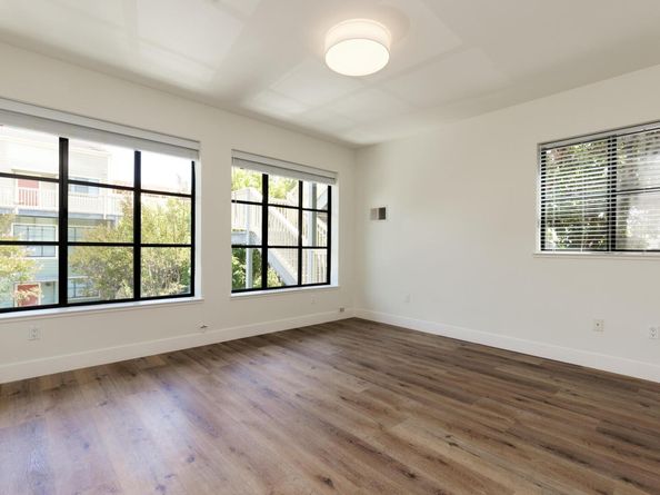 1565 32nd Street 4, Oakland CA 94608