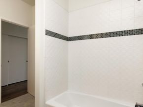 1565 32nd Street 4, Oakland CA 94608