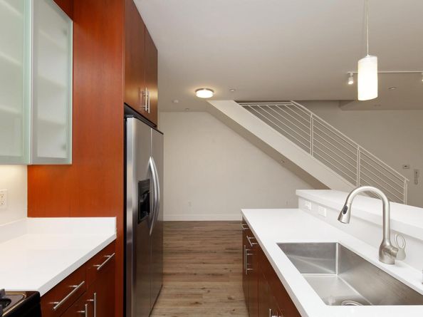 1565 32nd Street 4, Oakland CA 94608