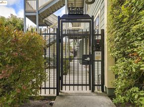 1565 32nd Street 4, Oakland CA 94608
