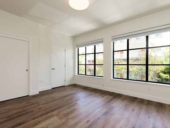 1565 32nd Street 4, Oakland CA 94608