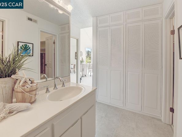 3244 Terra Granada Dr 1B, Walnut Creek CA 94595