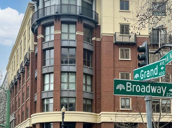 438 W Grand Ave 528, Oakland CA 94612