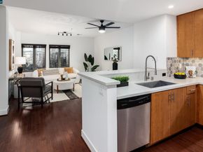 438 W Grand Ave 528, Oakland CA 94612