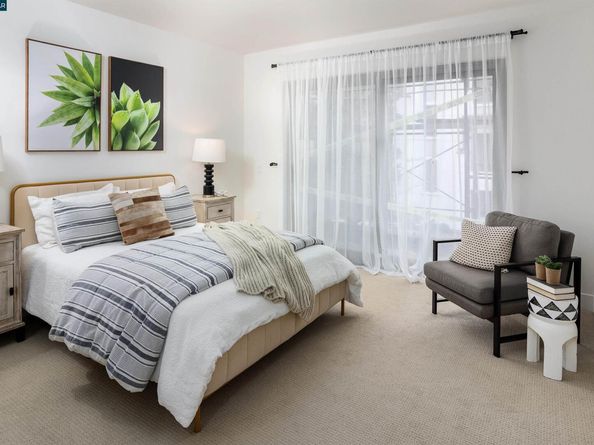 438 W Grand Ave 528, Oakland CA 94612