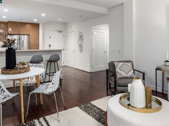 438 W Grand Ave 528, Oakland CA 94612