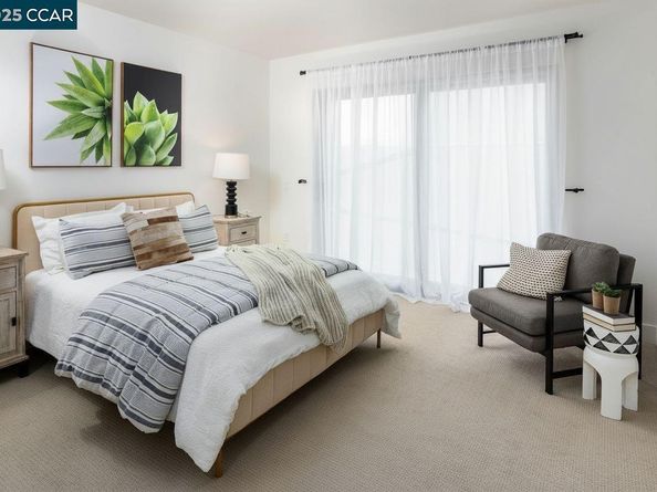 438 W Grand Ave 528, Oakland CA 94612