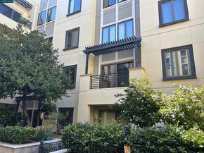 438 W Grand Ave 528, Oakland CA 94612