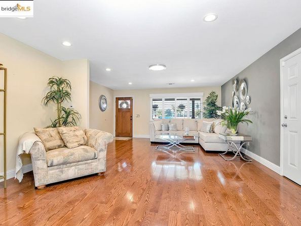 2020 Virginia Ave, Richmond CA 94804