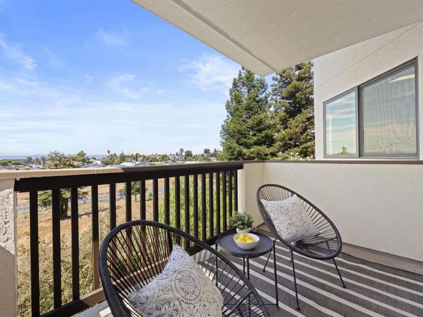 21117 Gary Dr 105, Hayward CA 94546