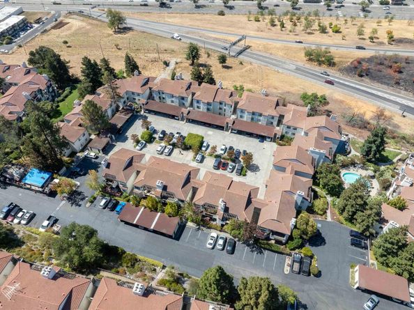 21117 Gary Dr 105, Hayward CA 94546