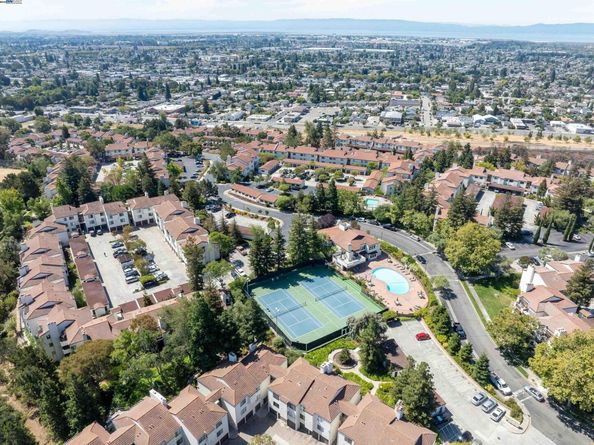 21117 Gary Dr 105, Hayward CA 94546