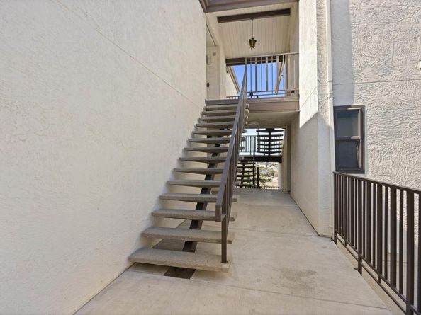 21117 Gary Dr 105, Hayward CA 94546