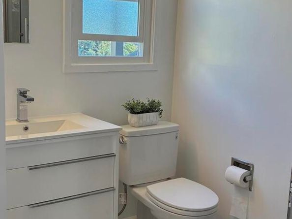135 Alta Rd, Oakland CA 94618