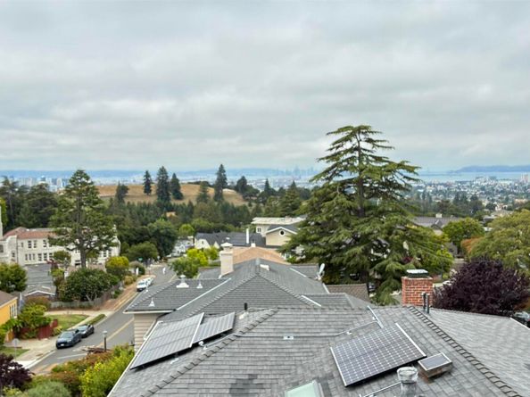 135 Alta Rd, Oakland CA 94618