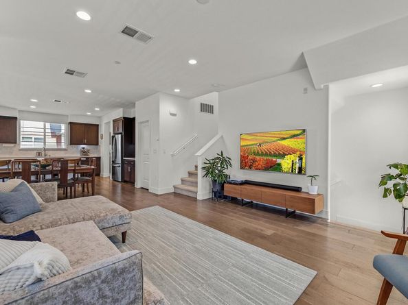 235 Dash Ct, Hayward CA 94544