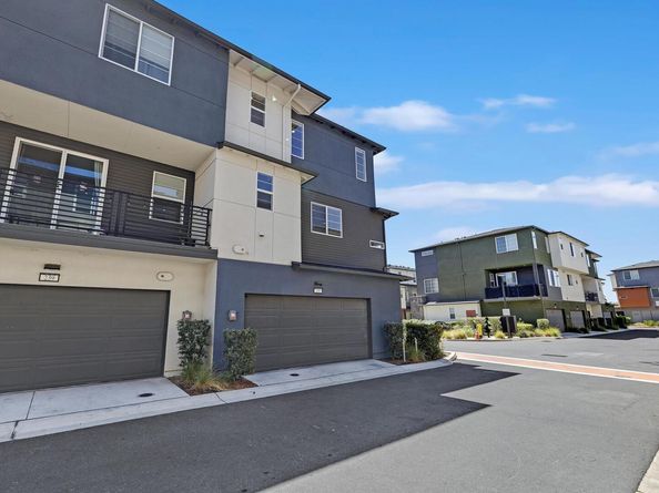 235 Dash Ct, Hayward CA 94544