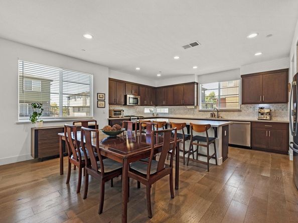 235 Dash Ct, Hayward CA 94544