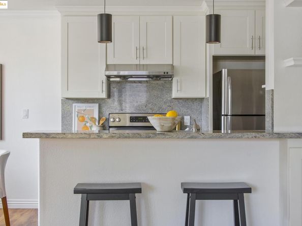 85 Vernon St 216, Oakland CA 94610