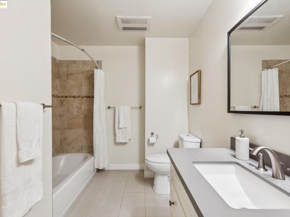 85 Vernon St 216, Oakland CA 94610