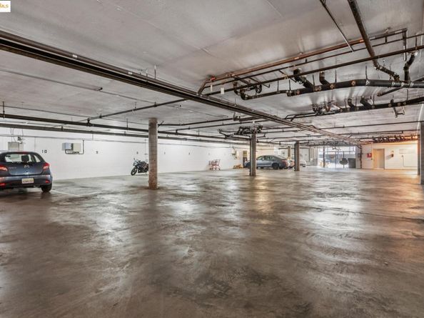 85 Vernon St 216, Oakland CA 94610
