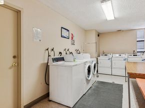 85 Vernon St 216, Oakland CA 94610