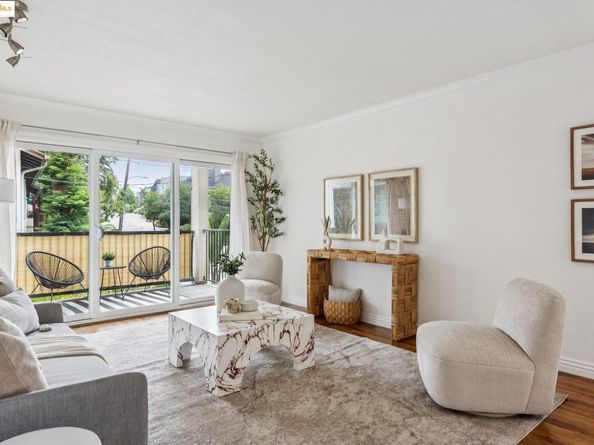 85 Vernon St 216, Oakland CA 94610