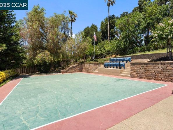 825 Bertram St, Walnut Creek CA 94598