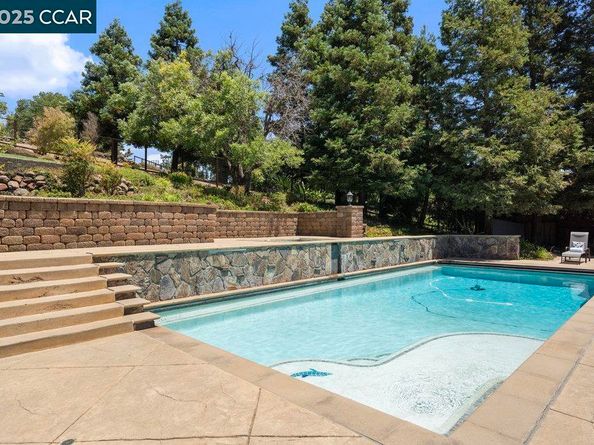 825 Bertram St, Walnut Creek CA 94598