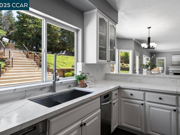 825 Bertram St, Walnut Creek CA 94598
