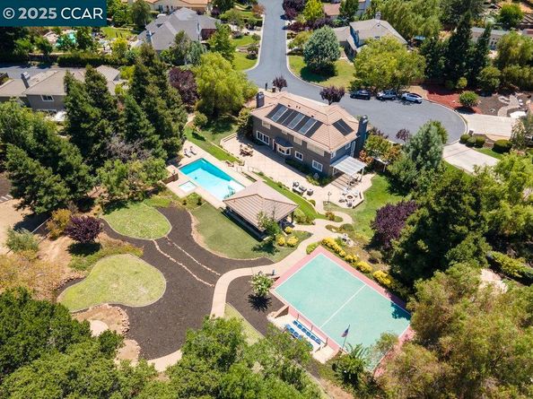 825 Bertram St, Walnut Creek CA 94598