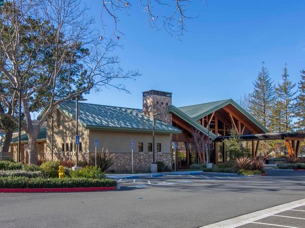 3395 Tice Creek Dr 2, Walnut Creek CA 94595