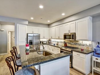 211 Wildrose Cmn
