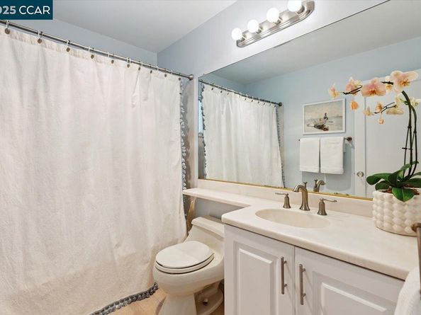 32 California Ave, Orinda CA 94563