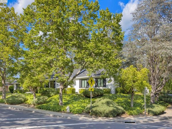 560 Old Orchard Drive, Danville CA 94526