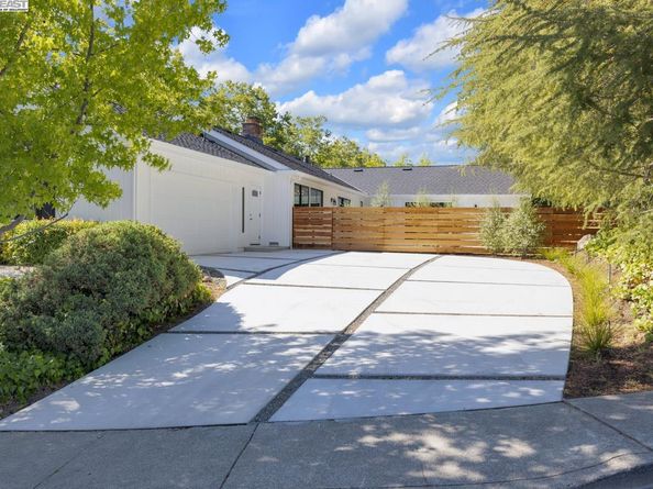 560 Old Orchard Drive, Danville CA 94526