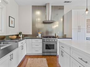 6220 Valley View Rd, Oakland CA 94611