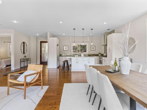 6220 Valley View Rd, Oakland CA 94611