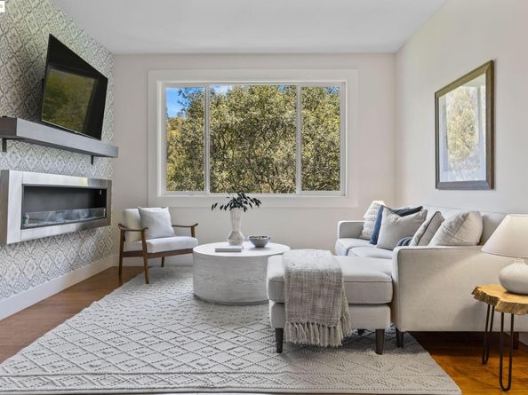 6220 Valley View Rd, Oakland CA 94611
