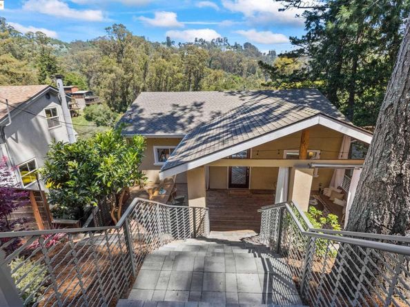 6220 Valley View Rd, Oakland CA 94611