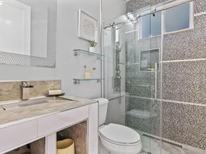 6220 Valley View Rd, Oakland CA 94611