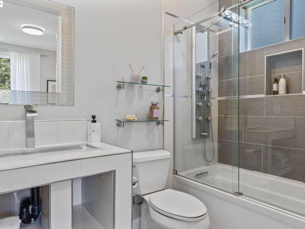 6220 Valley View Rd, Oakland CA 94611