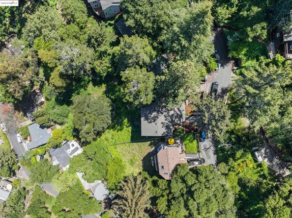 6220 Valley View Rd, Oakland CA 94611