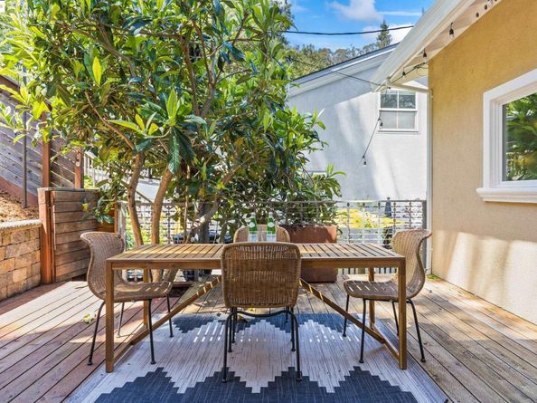 6220 Valley View Rd, Oakland CA 94611