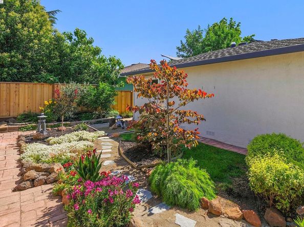 6632 Spruce Ln, Dublin CA 94568