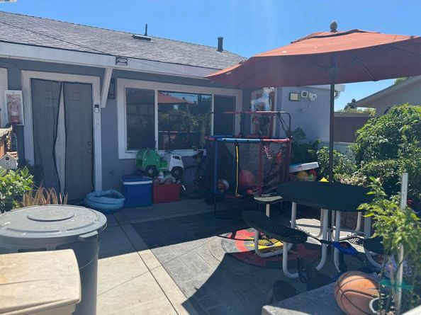 2118 Addison Ave, East Palo Alto CA 94303
