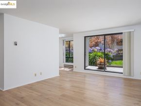 4 Commodore Dr D229, Emeryville CA 94608