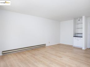 4 Commodore Dr D229, Emeryville CA 94608